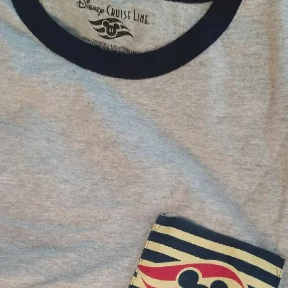 HTF/NEW W/TAG DISNEY CRUISE LINE POCKET T-SHIRT W/DOOR OR REFRIGERATOR MAGNETS - Picture 2 of 3